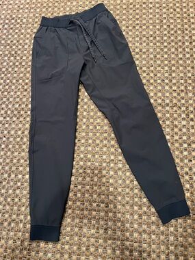 Lululemon small unisex